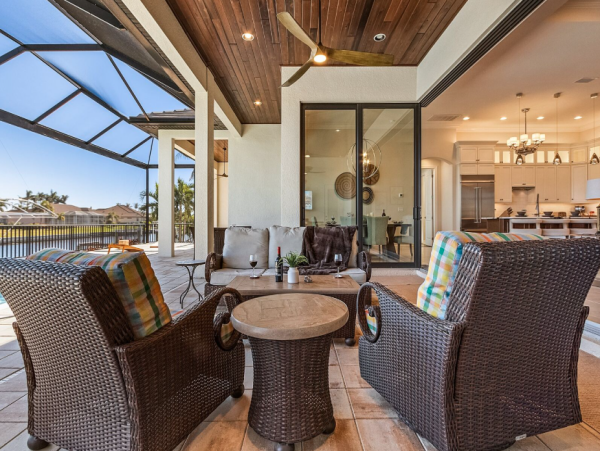 Luxurious Waterfront Retreat - 4 Bedroom Vacation Rental in Cape Coral
